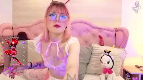 Snapshot of rossiie_hunt_ chatting on 11/11/25, 05:57 rossiie_hunt_ online show from 11/11/25, 05:57