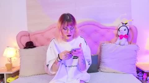 Snapshot of rossiie_hunt_ chatting on 11/26/25, 06:20 rossiie_hunt_ online show from 11/26/25, 06:20