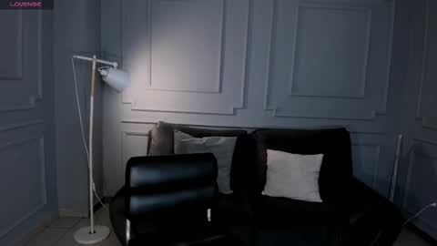 Snapshot of rossirivers chatting on 12/14/25, 01:38 Rossie Rivers online show from 12/14/25, 01:38