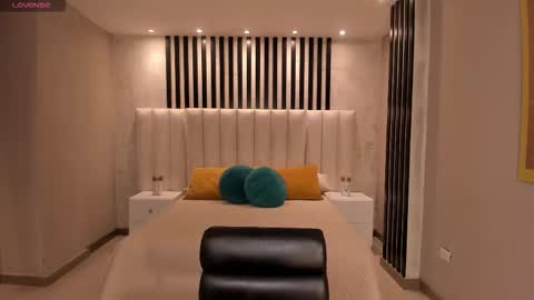 Rossie Rivers online show from 12/19/25, 01:40