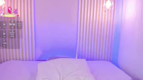 Snapshot of rossvega_ chatting on 12/16/25, 08:14 Ross online show from 12/16/25, 08:14