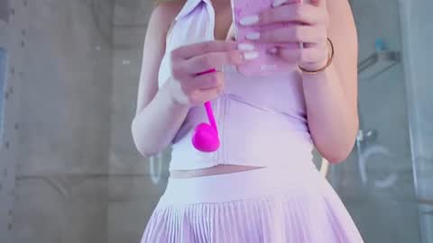 Snapshot of rosyemily chatting on 06/16/26, 11:35 Hi Im Maria Check my Bio online show from 06/16/26, 11:35
