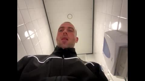 rotteei1 online show from 10/10/25, 09:30