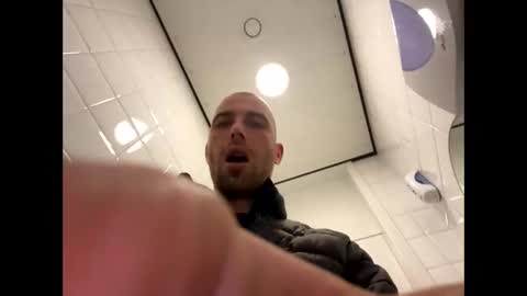 rotteei1 online show from 10/13/25, 11:21