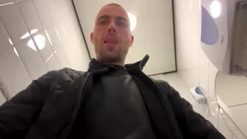 rotteei1 online show from 10/16/25, 08:48