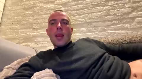 rotteei1 online show from 10/19/25, 06:47