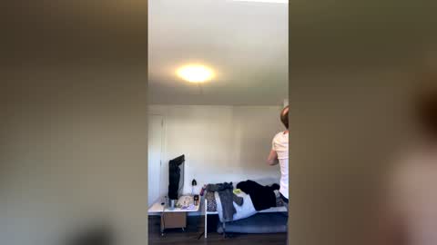 Snapshot of roul77 chatting on 04/15/26, 08:32 roul77 online show from 04/15/26, 08:32