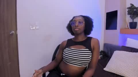 Snapshot of rouselux chatting on 02/20/26, 08:20 rouselux online show from 02/20/26, 08:20