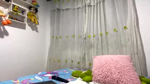 Snapshot of rousemilf4u chatting on 02/04/25, 09:28 rouse online show from 02/04/25, 09:28