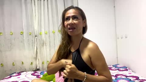 Snapshot of rousemilf4u chatting on 02/26/25, 09:21 rouse online show from 02/26/25, 09:21