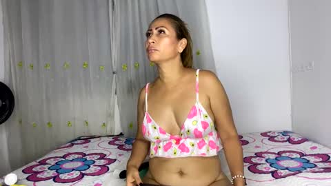 Snapshot of rousemilf4u chatting on 03/06/25, 09:03 rouse online show from 03/06/25, 09:03