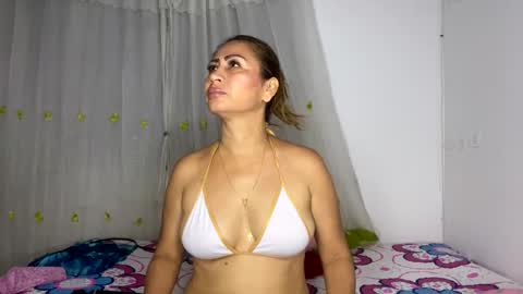 Snapshot of rousemilf4u chatting on 03/12/25, 09:55 rouse online show from 03/12/25, 09:55