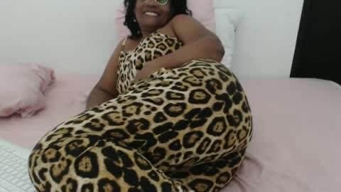 luxa online show from 10/11/25, 02:44