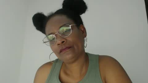 luxa online show from 10/31/25, 12:50