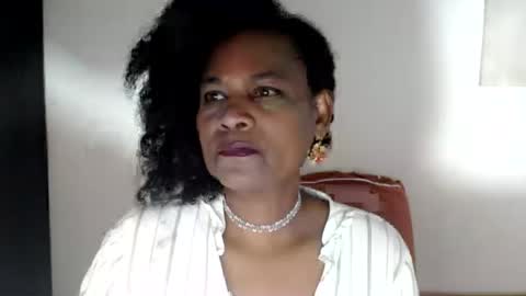 Snapshot of roushlove chatting on 07/17/26, 01:18 luxa online show from 07/17/26, 01:18