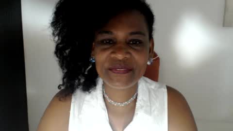 Snapshot of roushlove chatting on 07/18/26, 01:26 luxa online show from 07/18/26, 01:26