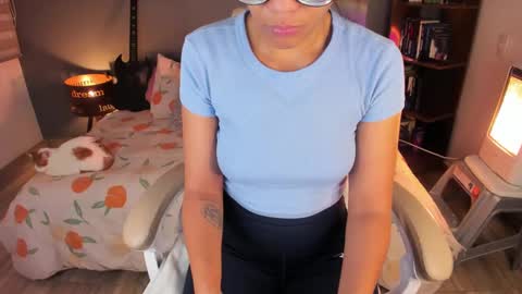 Rouss marie henao  online show from 09/10/25, 09:53