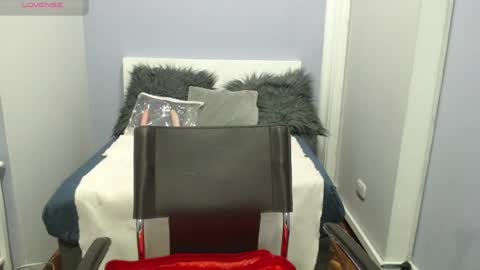 Snapshot of rousse_amber chatting on 04/13/26, 01:05 amber online show from 04/13/26, 01:05