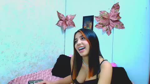 rousse_violet online show from 02/03/25, 10:32