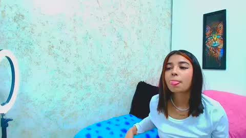 rousse_violet online show from 03/10/25, 08:34