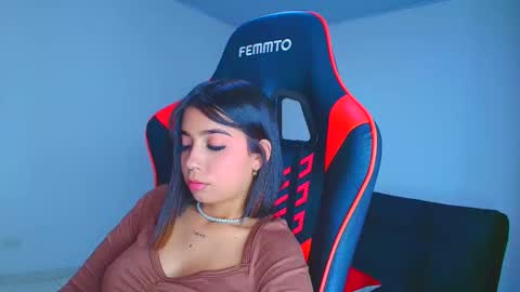 rousse_violet online show from 11/07/25, 10:10