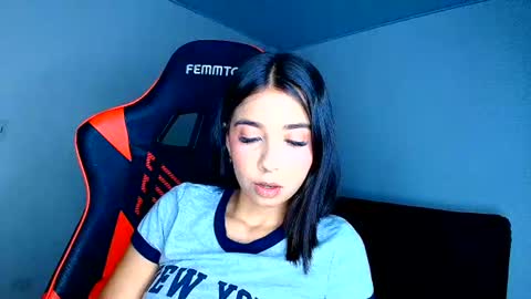 Snapshot of rousse_violet chatting on 07/08/26, 01:54 rousse_violet online show from 07/08/26, 01:54