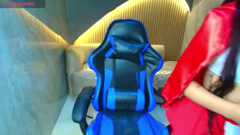 Snapshot of roux_r chatting on 02/11/26, 08:25 Roux online show from 02/11/26, 08:25