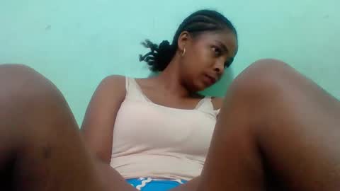 Snapshot of rovaelyah chatting on 09/21/25, 06:15 rovaelyah online show from 09/21/25, 06:15