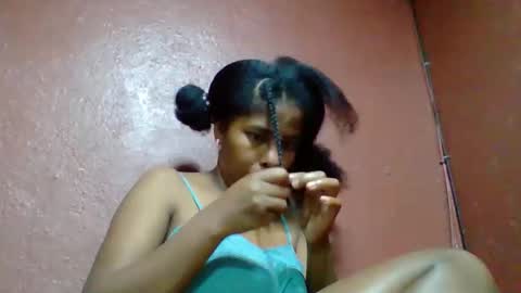 Snapshot of rovaelyah chatting on 10/14/25, 05:41 rovaelyah online show from 10/14/25, 05:41