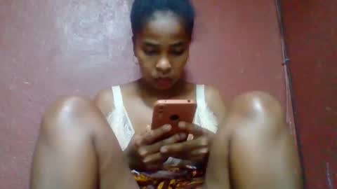 Snapshot of rovaelyah chatting on 10/30/25, 09:44 rovaelyah online show from 10/30/25, 09:44