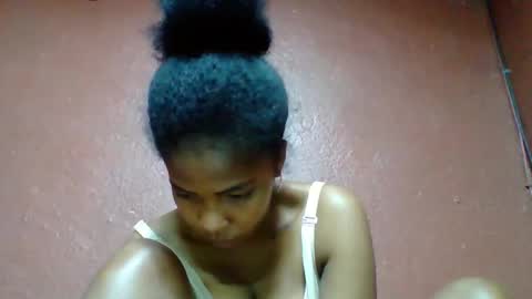 Snapshot of rovaelyah chatting on 11/05/25, 05:35 rovaelyah online show from 11/05/25, 05:35