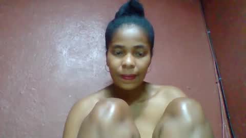 Snapshot of rovaelyah chatting on 11/15/25, 04:43 rovaelyah online show from 11/15/25, 04:43