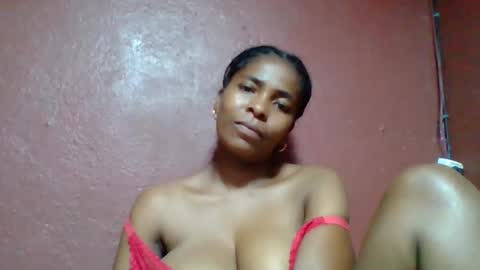 Snapshot of rovaelyah chatting on 01/06/26, 06:00 rovaelyah online show from 01/06/26, 06:00