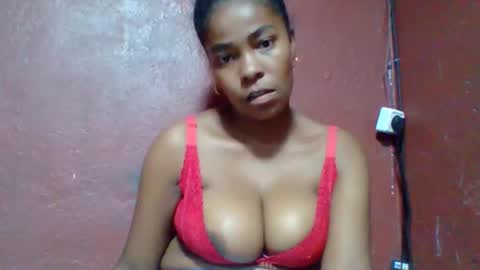 Snapshot of rovaelyah chatting on 01/14/26, 04:01 rovaelyah online show from 01/14/26, 04:01