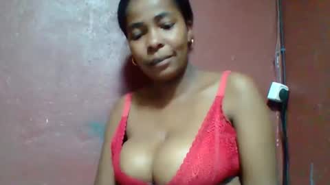 Snapshot of rovaelyah chatting on 01/15/26, 04:11 rovaelyah online show from 01/15/26, 04:11