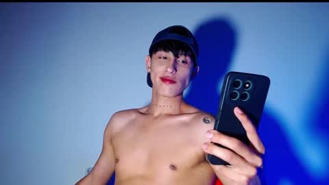 rowanboy23 online show from 12/15/25, 01:32