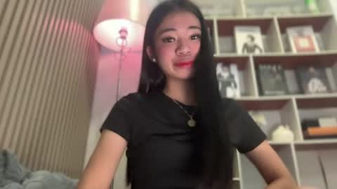 roweena online show from 07/17/26, 08:43