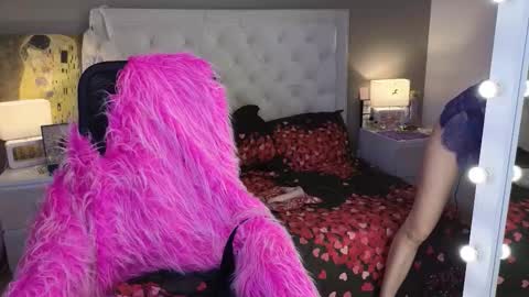 Snapshot of roxalanastar chatting on 02/28/26, 01:12 Roxalana online show from 02/28/26, 01:12