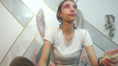 Snapshot of roxana_cyrano chatting on 12/05/24, 08:00 online show from 12/05/24, 08:00
