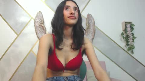 Snapshot of roxana_cyrano chatting on 02/17/25, 09:41 online show from 02/17/25, 09:41