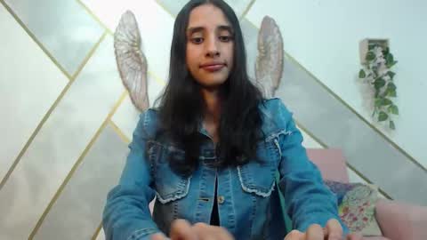 Snapshot of roxana_cyrano chatting on 10/13/25, 07:47 online show from 10/13/25, 07:47