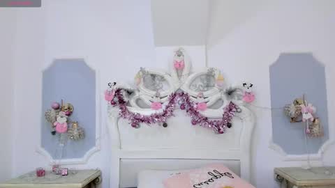 roxana_scott1 online show from 12/03/25, 03:58