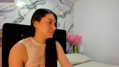 roxanaborns online show from 07/25/26, 04:15