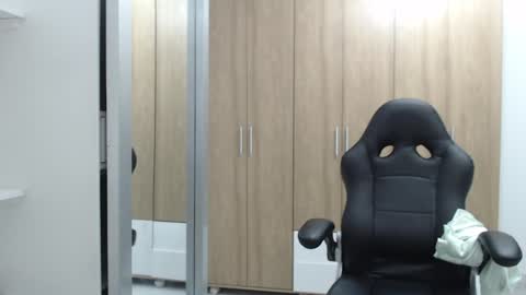 Roxana online show from 01/13/25, 04:18