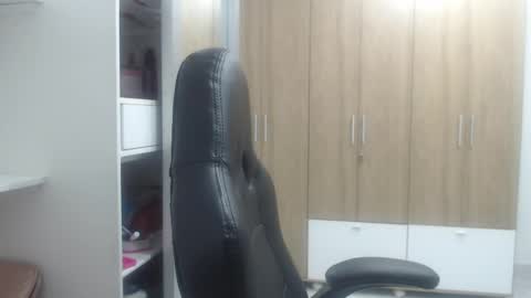 Roxana online show from 02/20/25, 01:03