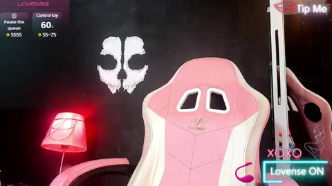 Snapshot of roxaneevans_ chatting on 02/15/25, 10:00 Roxane online show from 02/15/25, 10:00