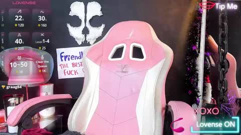 Snapshot of roxaneevans_ chatting on 03/07/25, 01:07 Roxane online show from 03/07/25, 01:07