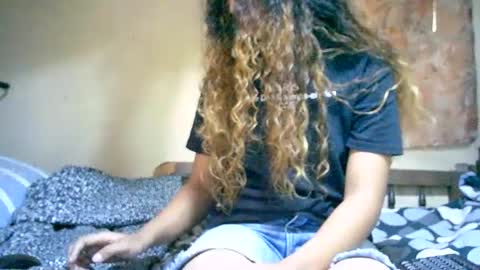 Snapshot of roxanne_98 chatting on 01/18/25, 12:36 roxanne_98 online show from 01/18/25, 12:36