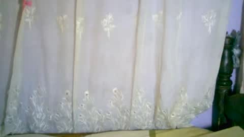 Snapshot of roxanne_98 chatting on 02/15/25, 03:09 roxanne_98 online show from 02/15/25, 03:09