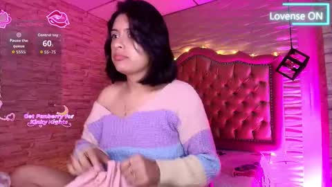 roxanne_han online show from 11/22/25, 11:53